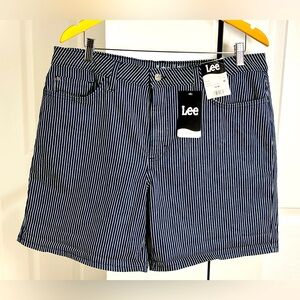 Lee Midrise Regular Fit Railroad Pin Stripe Denim Shorts Women's Size 18M. NWT